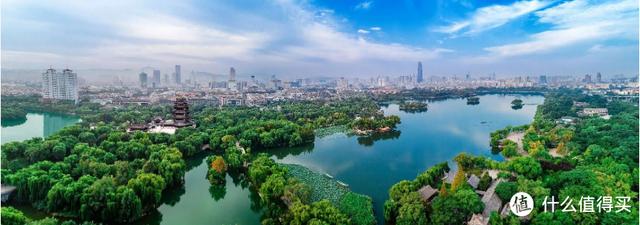 厦门大明湖春节有什么好玩的地方，厦门大明湖畔：水仙绽放贺春来