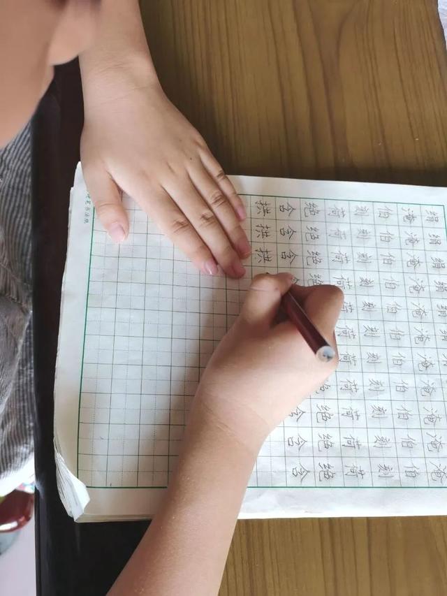 行楷怎么练才能写得好看，行楷牵丝写得不自然