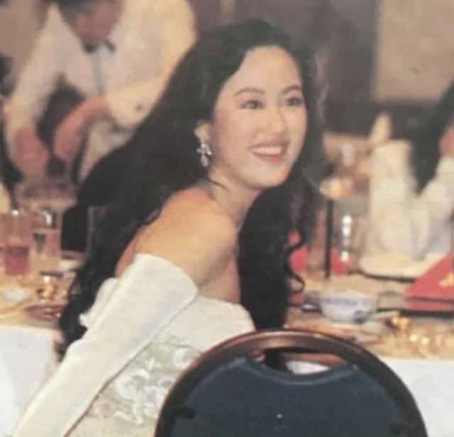 香港85后名媛千金，香港第一败家女