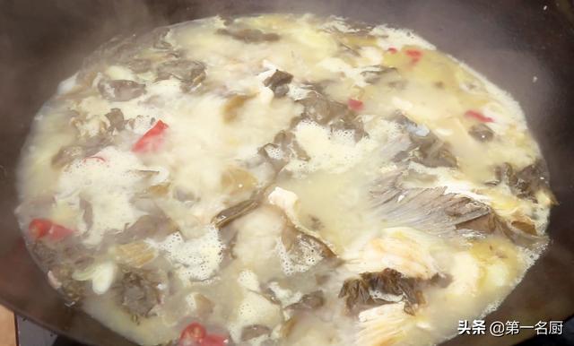 炖鱼放花椒大料吗，炖鱼最好放哪些调料