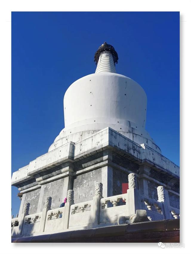 北海公园的白塔有什么来历，北海白塔
