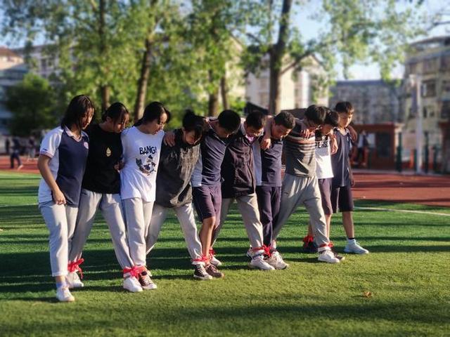 北大才子谈韦东奕，清华男生接受采访