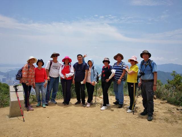 关于深圳梧桐山简介，深圳之巅——梧桐山