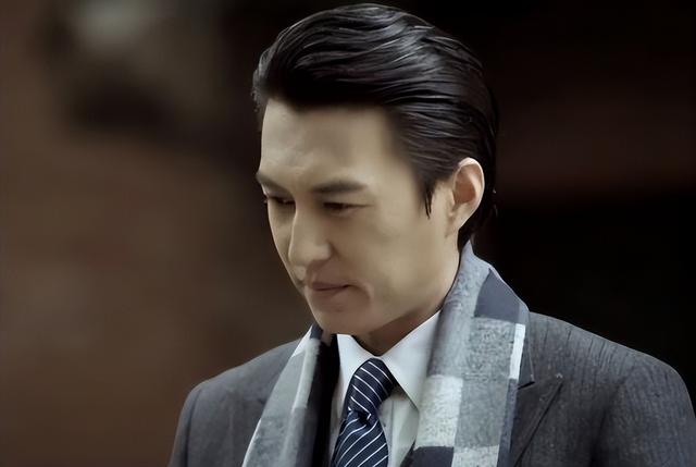 颜值最高的十大男演员，年轻时相貌平平
