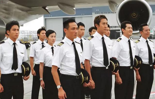 胡杏儿年轻时的颜值巅峰，从胖妹到性感辣妈