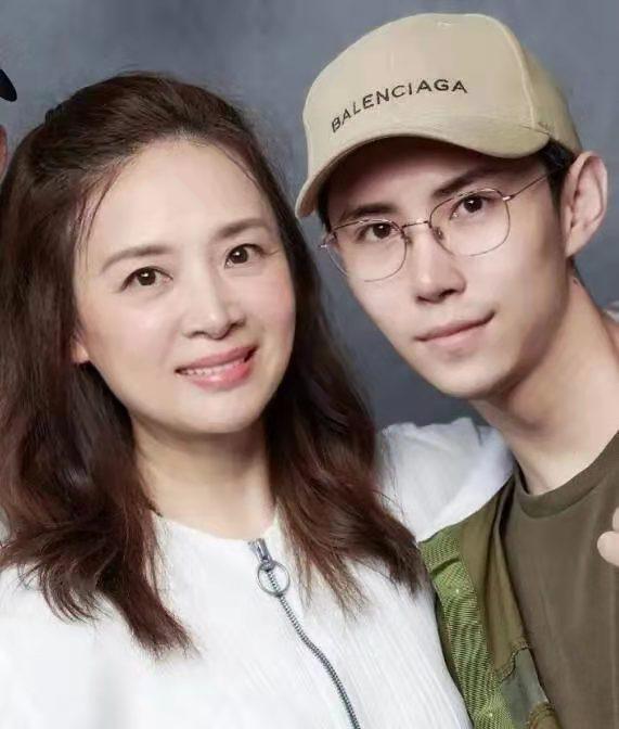 没有整过容的女明星，90年没整过容的女明星（“不老女神”现原形）