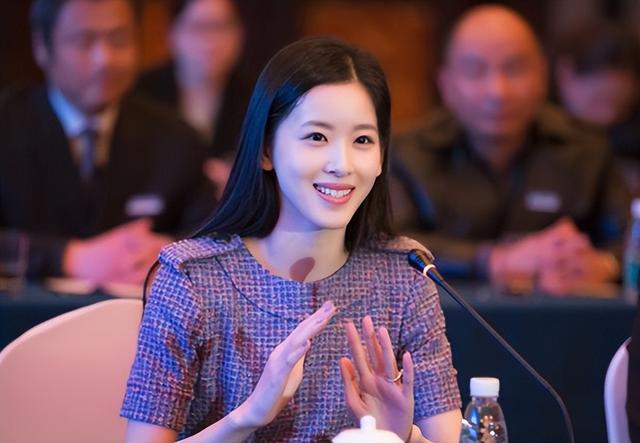 奶茶妹妹章泽天，奶茶妹妹章泽天近照曝光（“奶茶妹妹”章泽天的上位史）