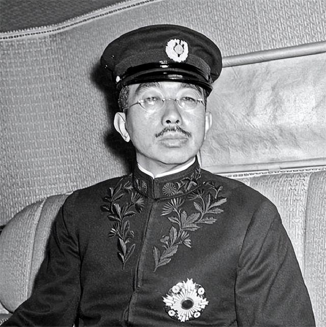 天皇裕仁死了，1989年日本裕仁天皇去世