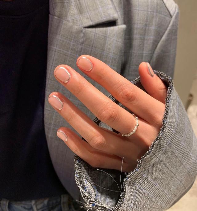 简直太美了非常显手白的一款美甲，20款早春美甲分享