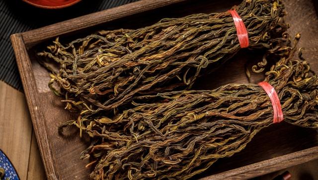 干菜怎么做好吃，农村晒干的菜怎样炒才好吃