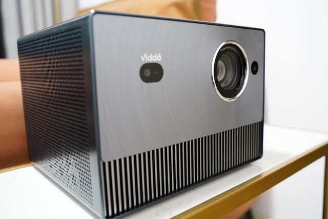 极米rs，家用投影仪极米rspro2