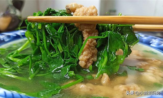 配上鲜嫩的豌豆尖烧成汤，豌豆尖汤怎么烧才爽口