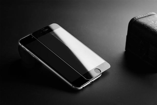 手机贴膜软膜和钢化膜哪个更好，水凝膜和钢化膜到底哪个更好