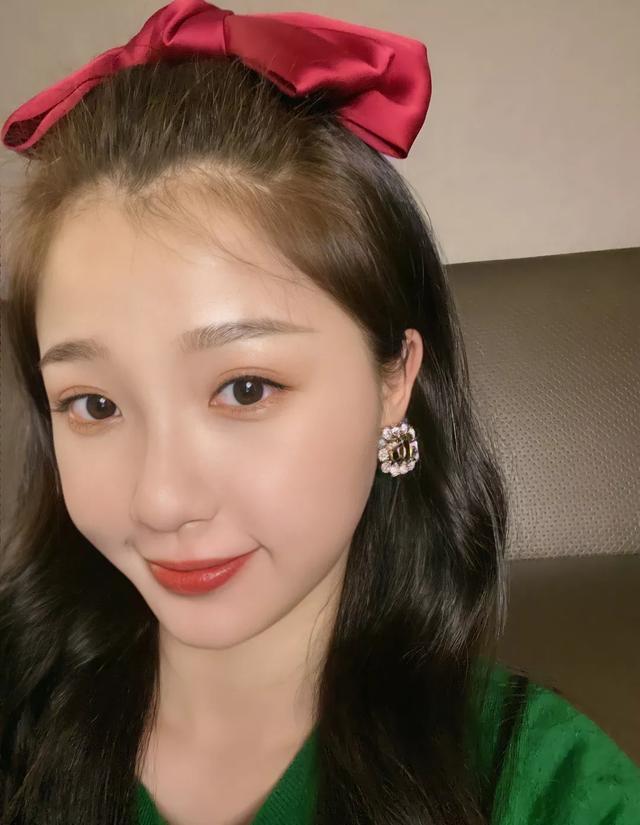 没有刘海的发型，不想要刘海的显脸小发型（四十岁的女人适合什么发型）