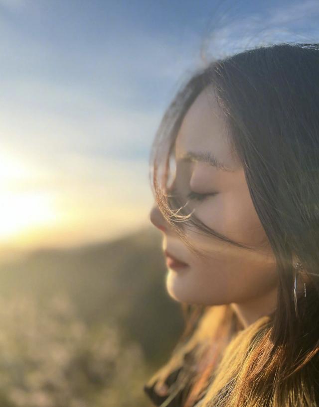 杨幂的生日多少，杨幂36岁生日且出道20周年