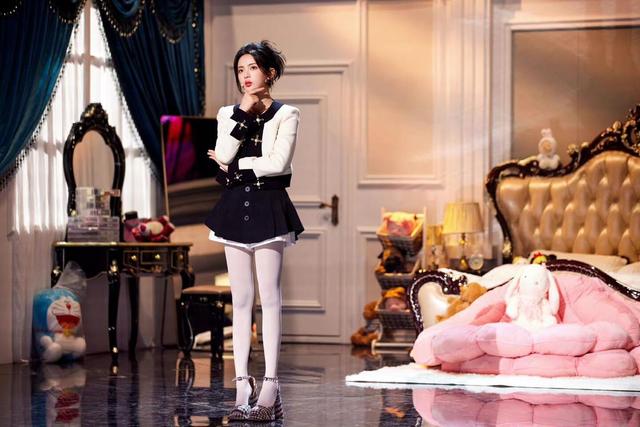 贫民窟女孩爆梗，贫民窟女生（贫民窟女孩一夜爆红）