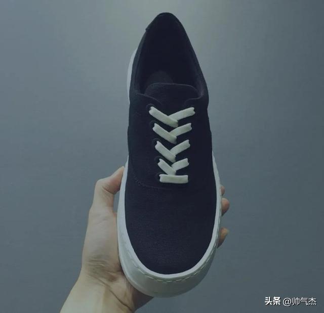 工装裤怎样搭配最好，工装裤的搭配建议