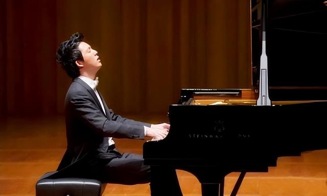 史上最尴尬的五位明星，这9位明星简直尴尬又可笑