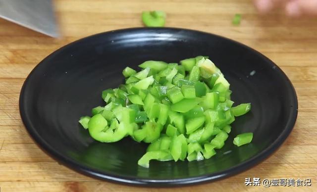 又薄又滑的馄饨皮怎么做，在家也能做出薄皮大馄饨