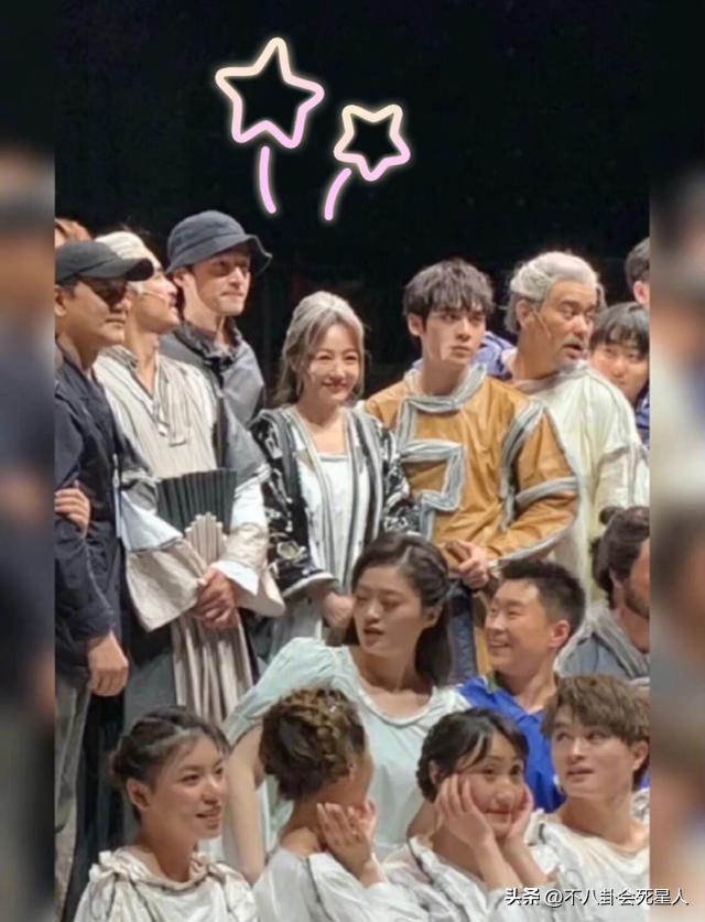 胡歌薛佳凝二人是谁给胡歌介绍的，为什么是她拿下了胡歌