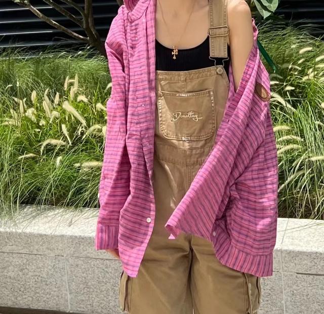 背带裤时尚穿搭显瘦，纸片人穿衣要显胖