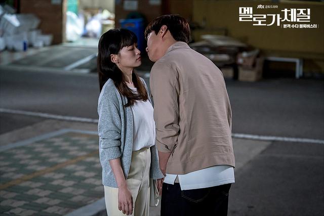 和男朋友有几种接吻方式，11种接吻方式透露你们的关系状态