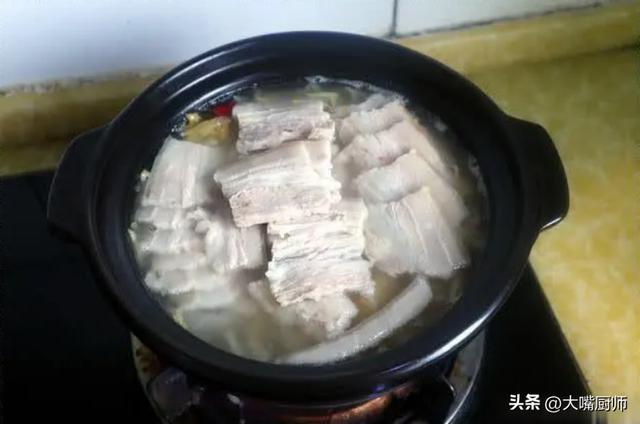 好吃的东北老式酥白肉教程，老一辈人爱吃的炖白肉
