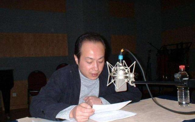 罗京去世讣告，为何墓地却出现怪相