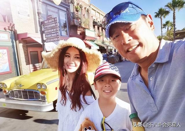李嘉欣和儿子最近照，李嘉欣儿子或继承4百亿