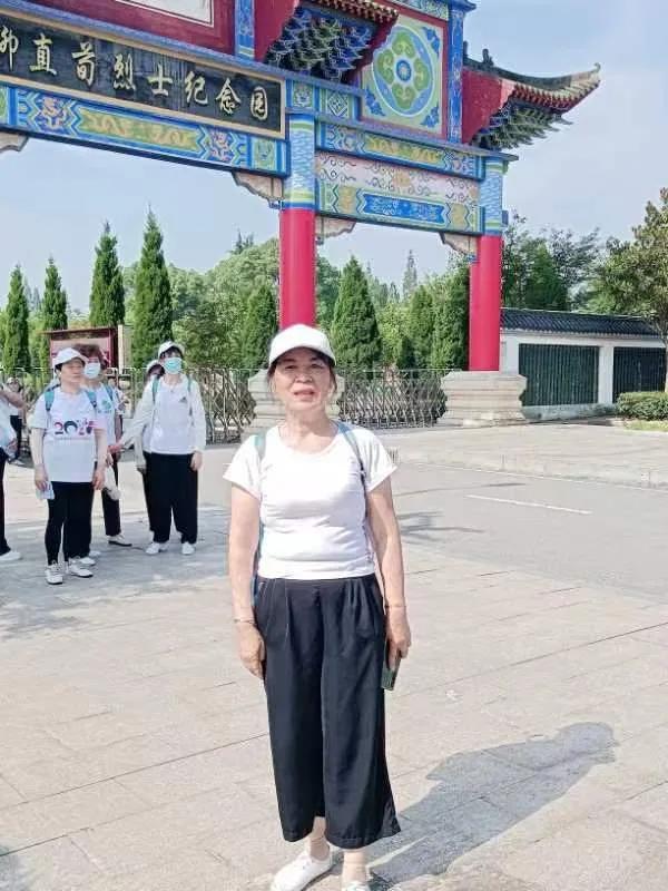 千般相思报母恩，挥泪晒忏悔痛思母亲情