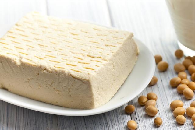 用白醋在家自制豆腐做法，一碗黄豆一勺米醋