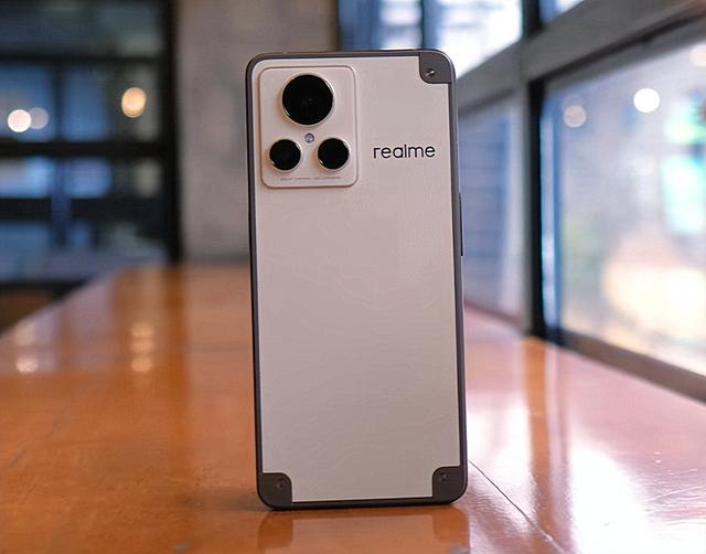 推荐一款耐用的手机，现在哪款手机耐用实用（这四款高性价比手机推荐给你）