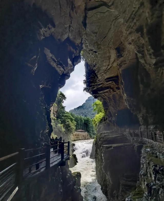 恩施必玩的三个景点，恩施必玩的旅游景点排名前十（三日游路线攻略详细介绍）