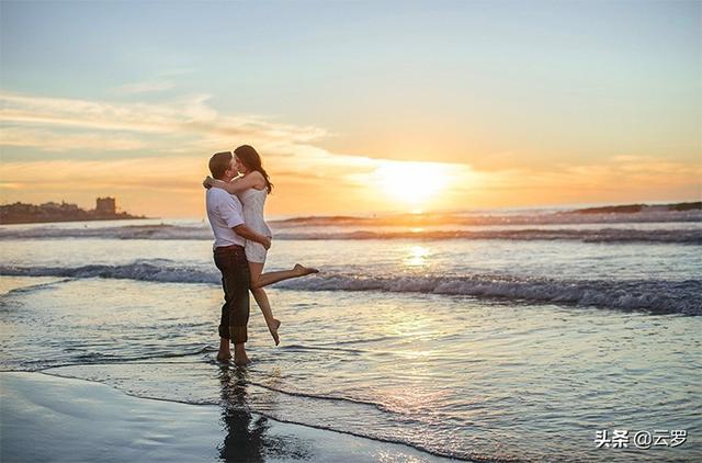 情侣拍照的姿势有哪些，情侣拍照的80个姿势