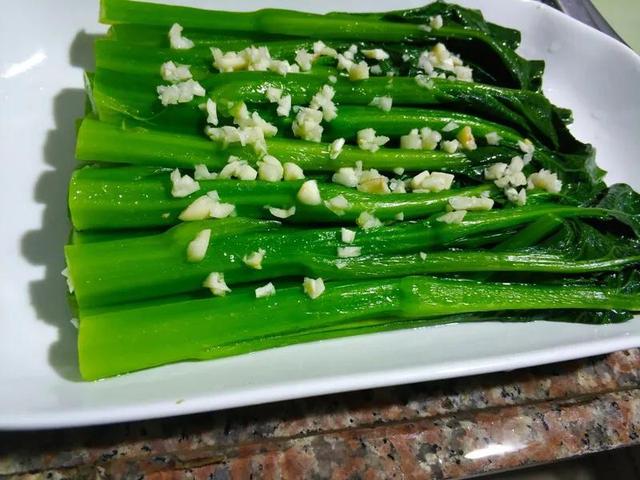 蚝油蒜蓉菜心的做法，蒜蓉耗油菜心的做