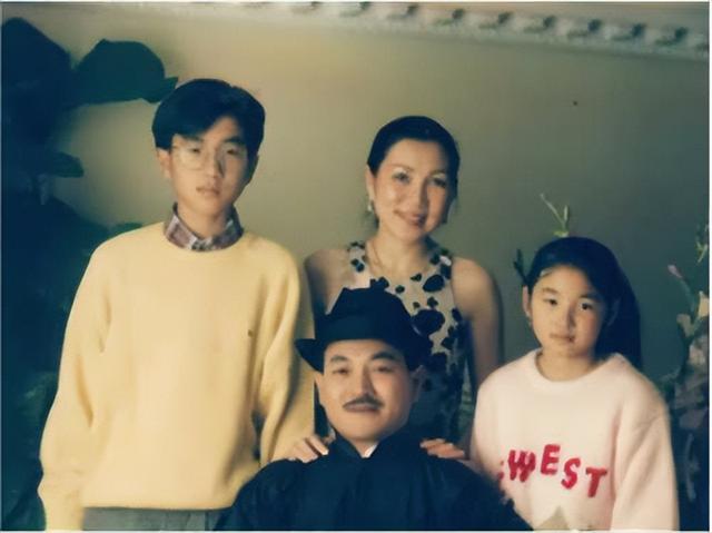 刘恺威和颖儿是同一家吗，与颖儿传绯闻夜光剧本门