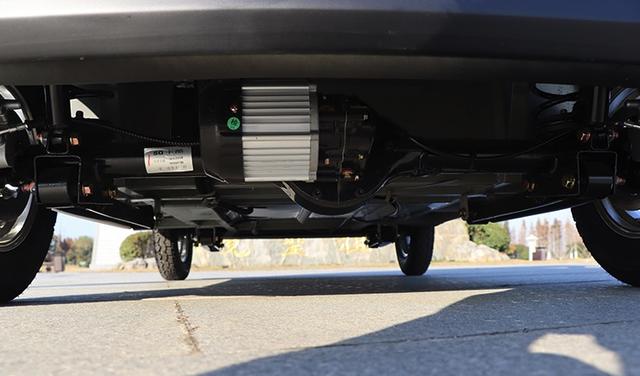 全封闭老年代步车，封闭式可上路老年代步车（适合老年人代步、接娃）