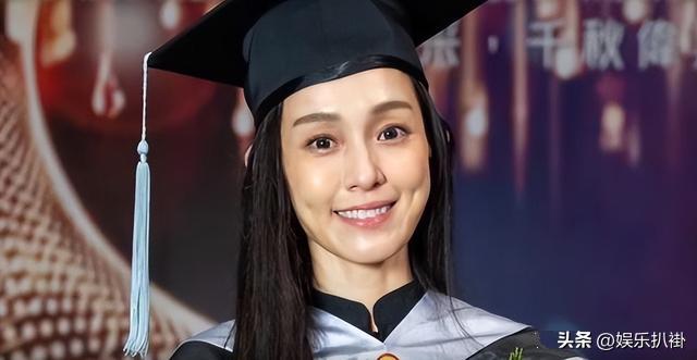 马思纯高考成绩，十位高考考100多分的明星（文化水平低就不要装）