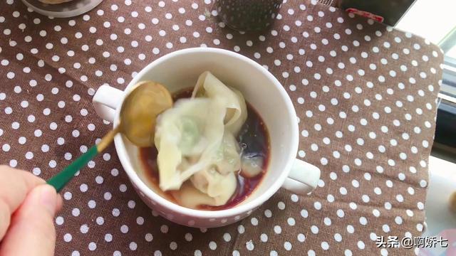 抄手馅怎么调才好吃，不会调馅怎么做出好吃的抄手（抄手馅怎么调才好吃又营养）