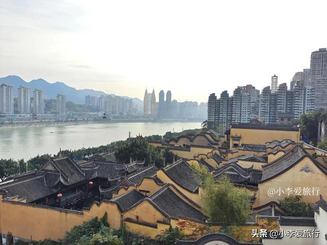 重庆解放碑室内游玩景点，重庆大鹅岭景区游人如织