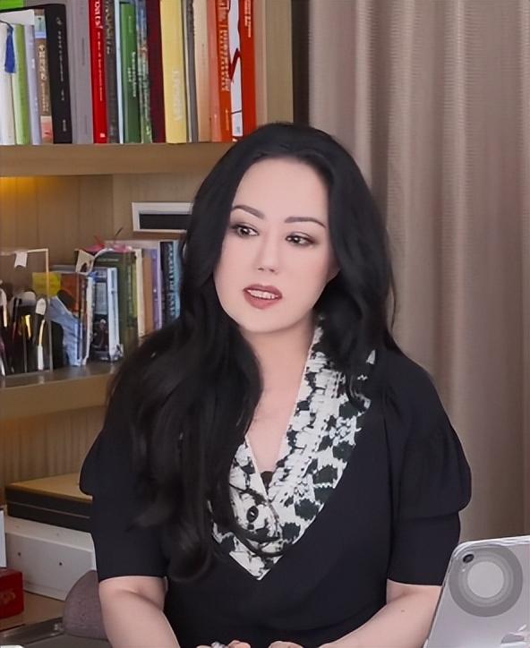 章小蕙年轻时的美貌，看了20岁的章小蕙超漂亮照片