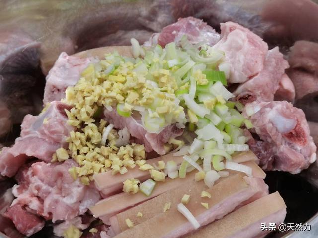 米粉蒸肉这样做鲜香美味入口即化，粉蒸肉简单好吃的家常做法