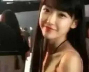 1733小游戏，剪刀手女孩不敢娶（“千年约惠”小游戏春节上线）