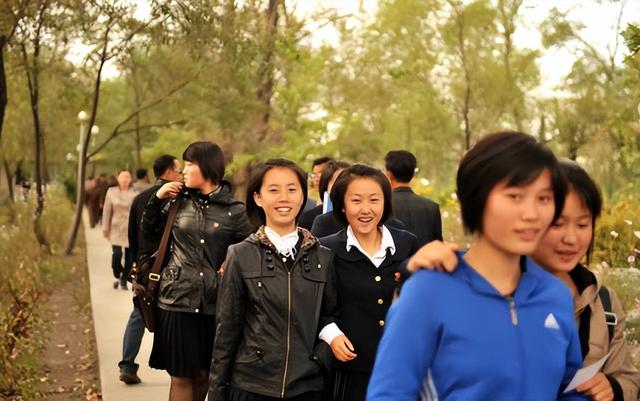 朝鲜边境城市有哪些，看看当地百姓的生活日常