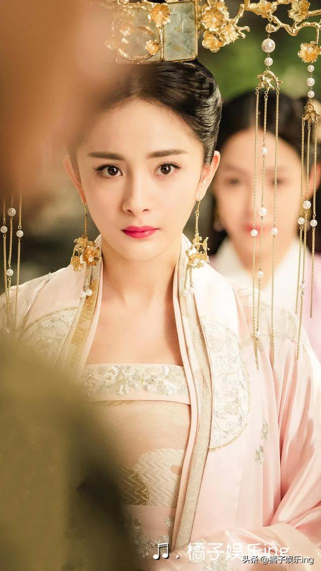 赵丽颖跟杨幂的关系怎么样，赵丽颖跟杨幂演出来的差距