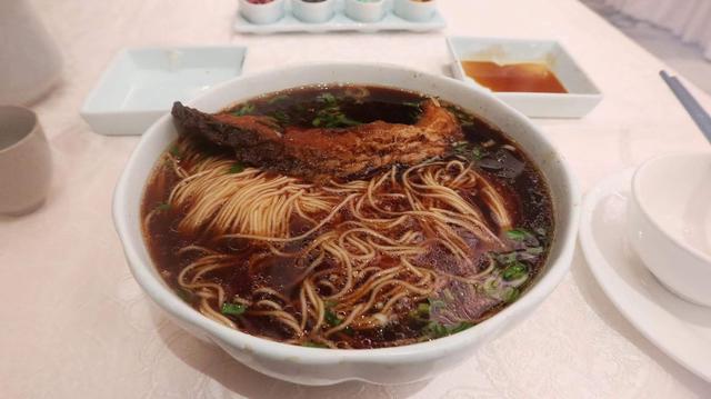 苏州最好吃的焖面在哪里，苏州本地人经常会去吃的一家面馆