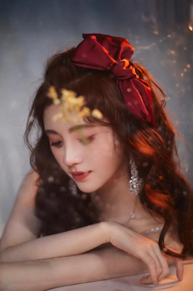 没有刘海的发型，不想要刘海的显脸小发型（四十岁的女人适合什么发型）