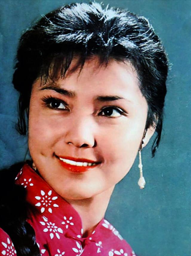 没有整过容的女明星，90年没整过容的女明星（“不老女神”现原形）