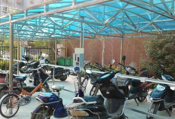 电动车电池充电，今天才知道电动车的正确充电方法（学会到底如何正确给电动车充电）