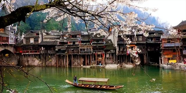 适合情侣旅游十大景点，盘点情侣必去的10个旅游目的地